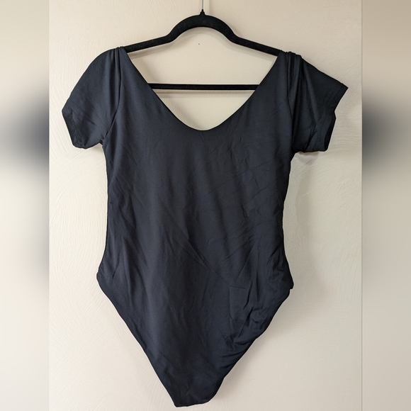 SKOTA SWIM Essentials Black Cap Sleeve One-Piece Swim Suit, Size XL, New! - Picture 8 of 8